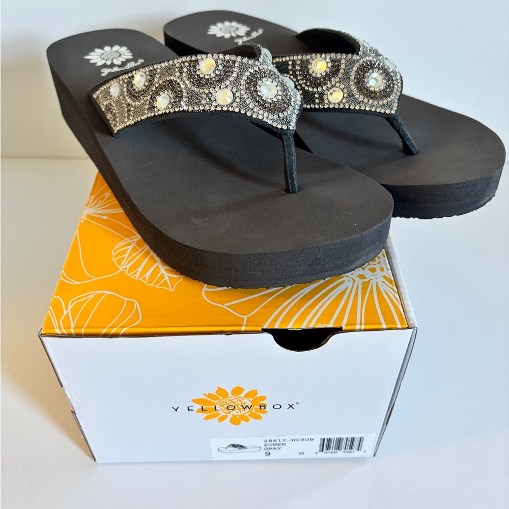 NIB Yellow Box Power Gray Wedges - Size 9